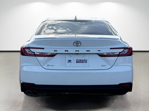 Used 2025 Toyota Camry SE FWD image 4