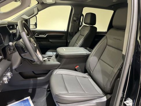 Certified 2025 GMC Sierra 3500 Denali w/ Denali Reserve Package image 19