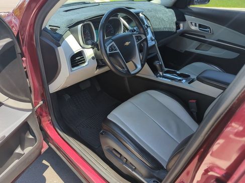 Used 2017 Chevrolet Equinox Premier w/ Enhanced Convenience Package FWD image 11