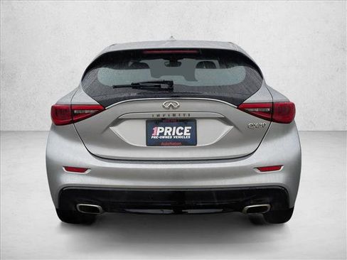 Used 2018 INFINITI QX30 image 6