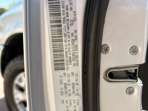 Used 2018 RAM 2500 Limited AWD/4WD image 33