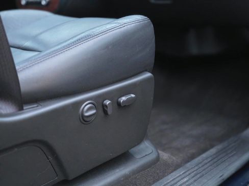 Used 2011 Chevrolet Silverado 3500 LTZ image 57