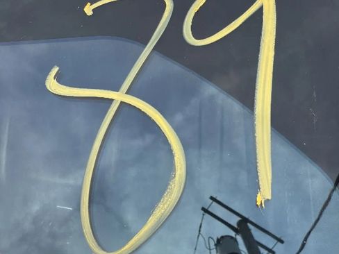 Used 2019 Land Rover Discovery Sport HSE image 31