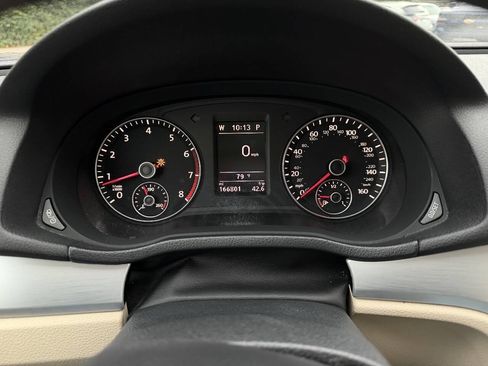 Used 2013 Volkswagen Passat 2.5 SE FWD image 22