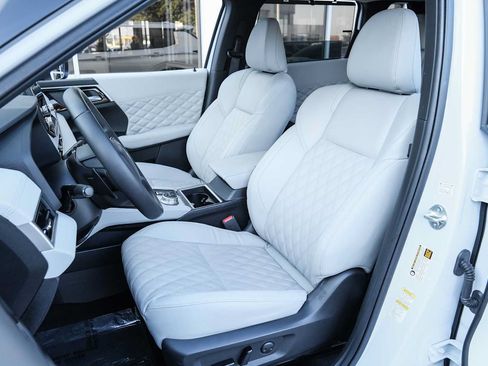 Used 2023 Mitsubishi Outlander SEL FWD image 25