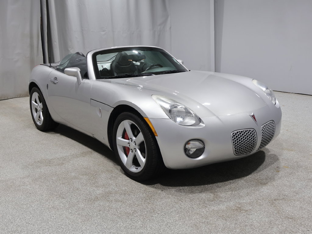 Used 2006 Pontiac Solstice Convertible w/ Premium Package RWD image 14