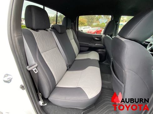 Used 2023 Toyota Tacoma TRD Off-Road w/ Technology Package AWD/4WD image 18