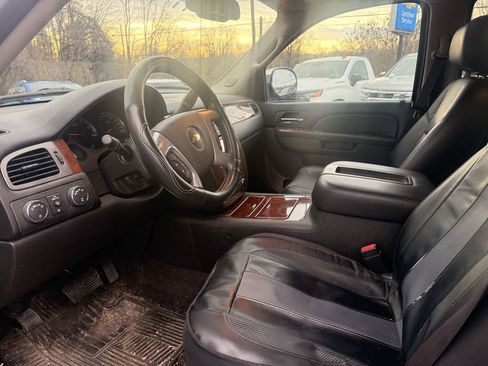 Used 2012 Chevrolet Avalanche LTZ image 19