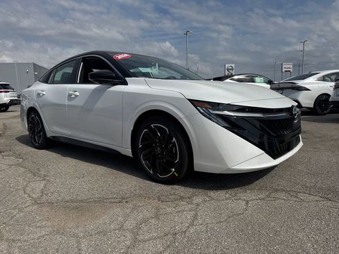 New 2026 Nissan Sentra SR w/ SR Premium Package image 8