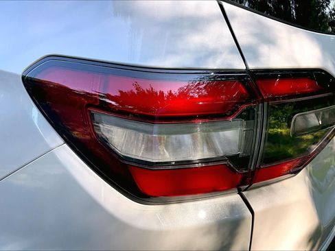 Used 2025 Honda Pilot Elite image 27