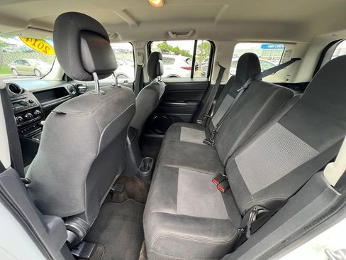 Used 2014 Jeep Patriot Latitude AWD/4WD image 18