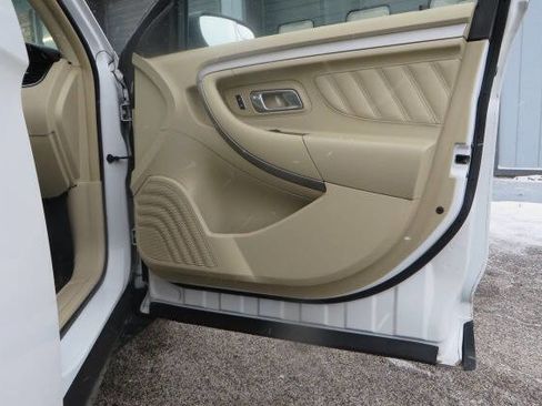 Used 2013 Ford Taurus SE image 41