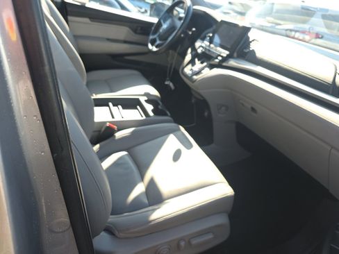 Used 2023 Honda Odyssey EX-L image 7