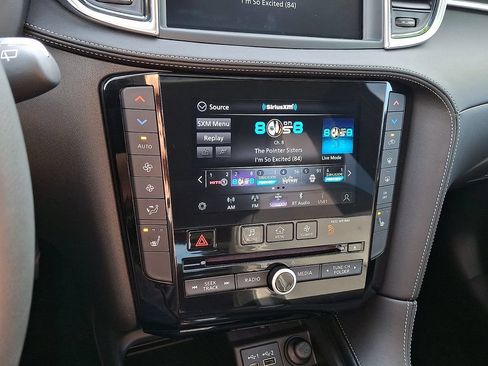 Used 2025 INFINITI QX50 Luxe AWD/4WD image 18
