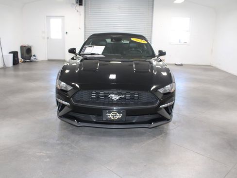 Used 2023 Ford Mustang Premium image 3