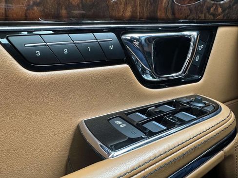 Used 2015 Jaguar XJ L Portfolio image 26