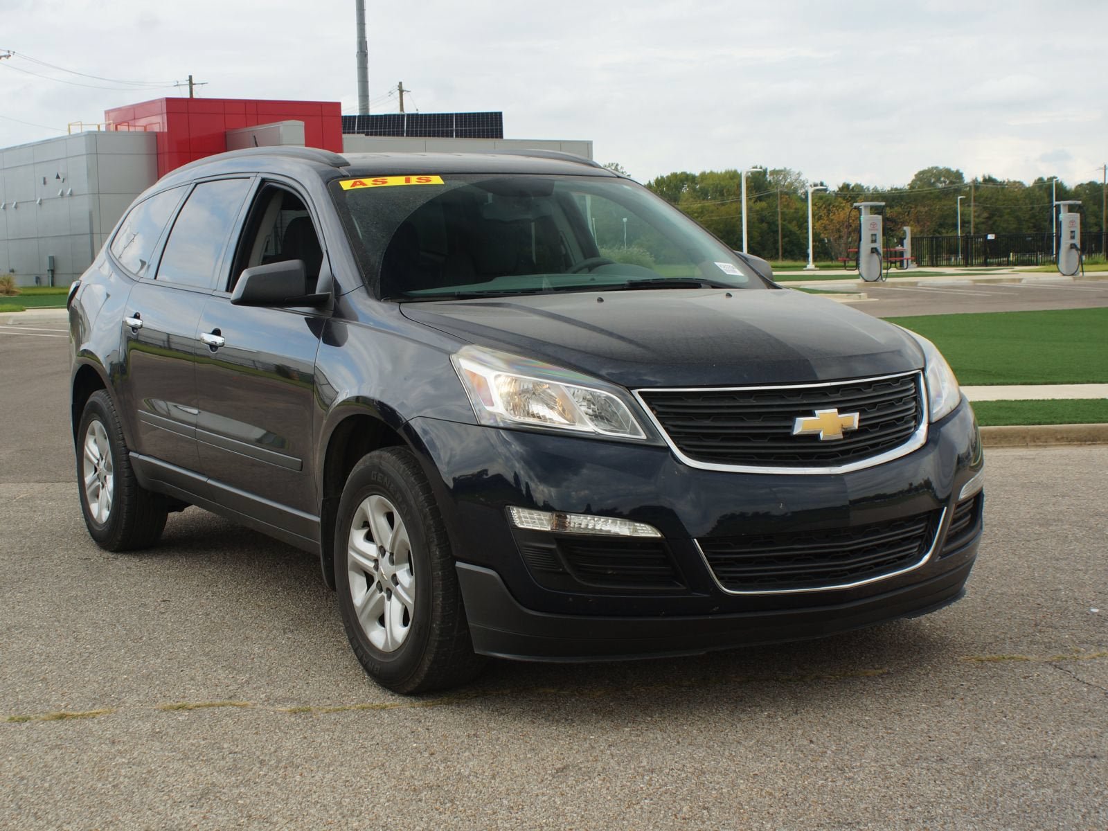 Used 2016 Chevrolet Traverse LS FWD image 2