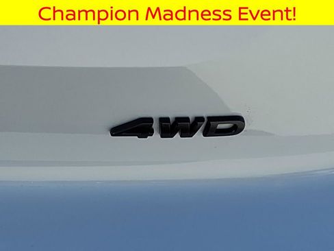 New 2026 Nissan Pathfinder SV image 10