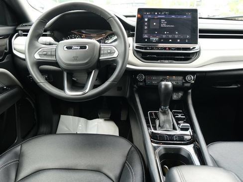 Used 2025 Jeep Compass Limited AWD/4WD image 27