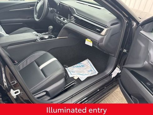 Used 2025 Toyota Camry SE FWD image 14