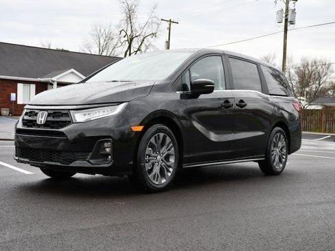New 2026 Honda Odyssey Touring image 3
