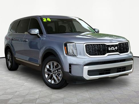Used 2024 Kia Telluride LX FWD image 3