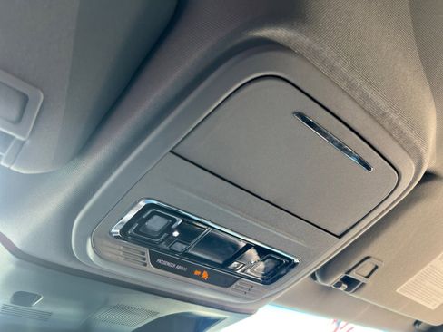 Used 2021 Lincoln Corsair FWD image 20