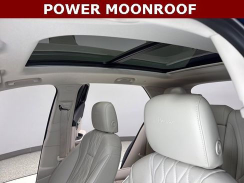 Used 2023 Buick Envision Avenir image 2