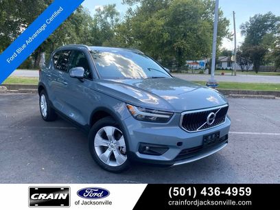 Used 2022 Volvo XC40 T5 Momentum