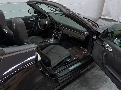 Used 2011 Porsche 911 Carrera 4S AWD/4WD image 85