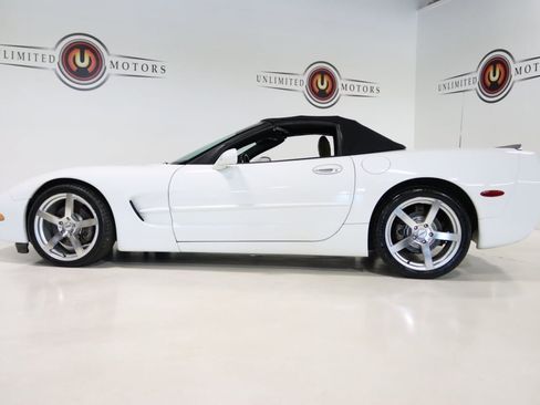Used 2004 Chevrolet Corvette w/ Preferred Equipment Group image 28