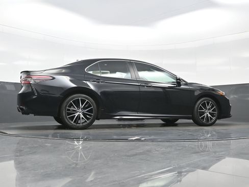 Used 2024 Toyota Camry SE FWD image 32