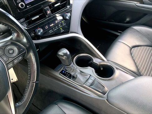 Used 2022 Toyota Camry SE image 15