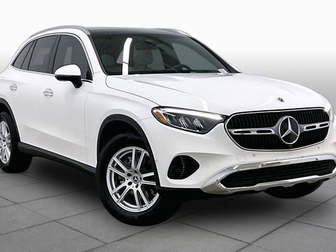 Used 2025 Mercedes-Benz GLC 300 4MATIC image 3