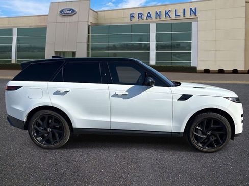 Used 2025 Land Rover Range Rover Sport SE image 8