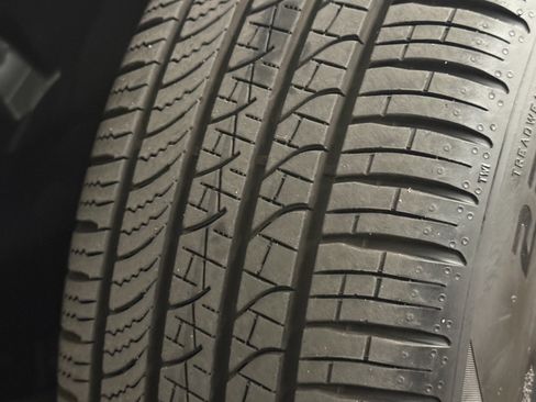 Used 2024 Mercedes-Benz EQB 300 4MATIC image 40