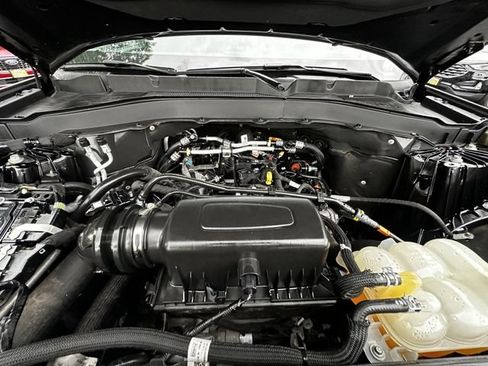 Certified 2022 Ford Explorer XLT w/ Equipment Group 202A AWD/4WD image 32