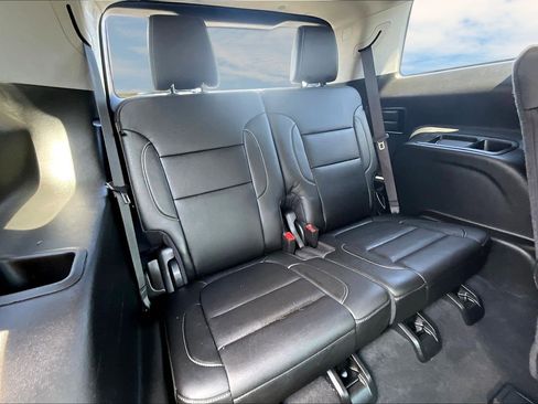 Used 2023 GMC Acadia SLT w/ Elevation Edition AWD/4WD image 17