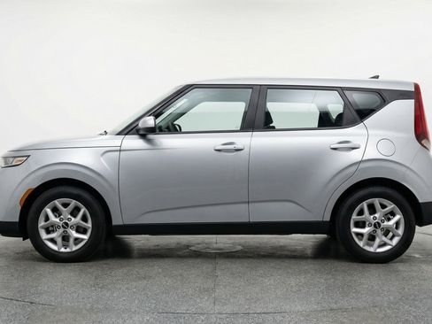 Used 2025 Kia Soul LX w/ LX Technology Package image 5