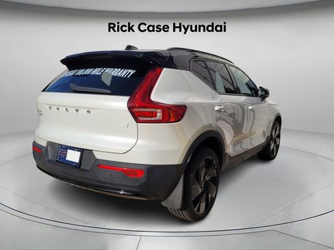 Used 2023 Volvo XC40 Recharge Ultimate w/ Protection Package Premier image 4