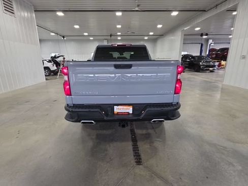 Used 2025 Chevrolet Silverado 1500 Custom Trail Boss w/ LPO, Dark Essentials Package AWD/4WD image 7