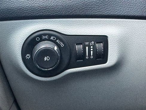 Used 2019 Jeep Compass Limited AWD/4WD image 23