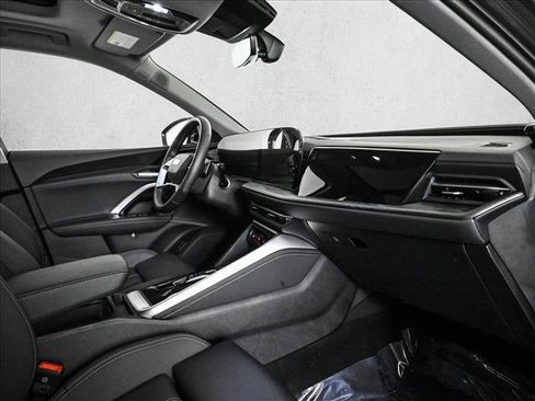 Certified 2025 Audi Q5 Premium Plus w/ Premium Plus image 23