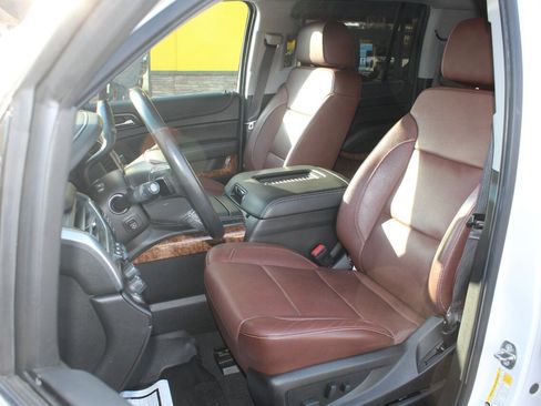 Used 2019 Chevrolet Suburban Premier w/ Premier Plus Edition image 15