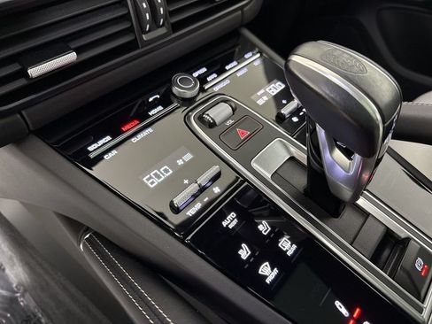 Certified 2023 Porsche Cayenne Turbo AWD/4WD image 30