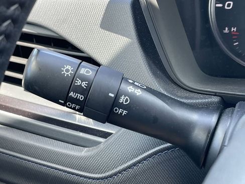 Certified 2025 Subaru Forester Premium AWD/4WD image 27