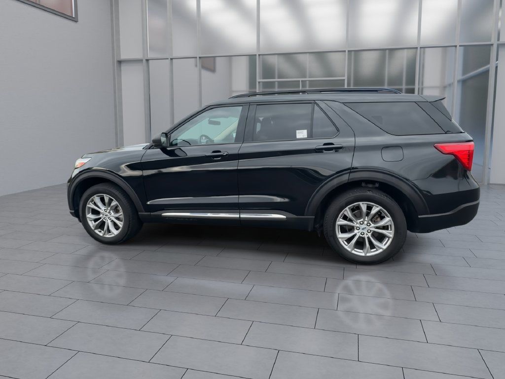 Used 2023 Ford Explorer XLT w/ Equipment Group 202A AWD/4WD image 5