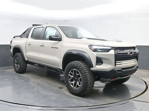 New 2026 Chevrolet Colorado Z71 w/ Midnight Edition AWD/4WD image 2