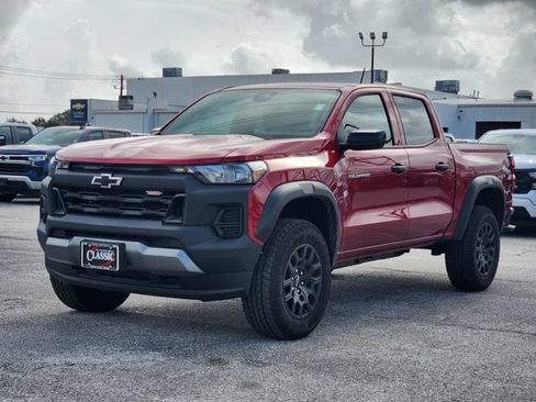 Used 2026 Chevrolet Colorado Trail Boss AWD/4WD image 3