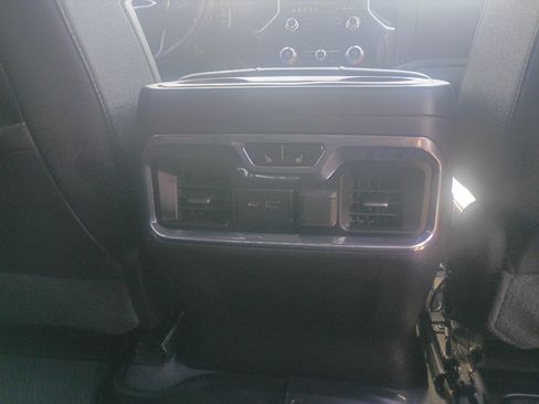 Used 2023 GMC Sierra 2500 AT4 w/ AT4 Premium Plus Package AWD/4WD image 9